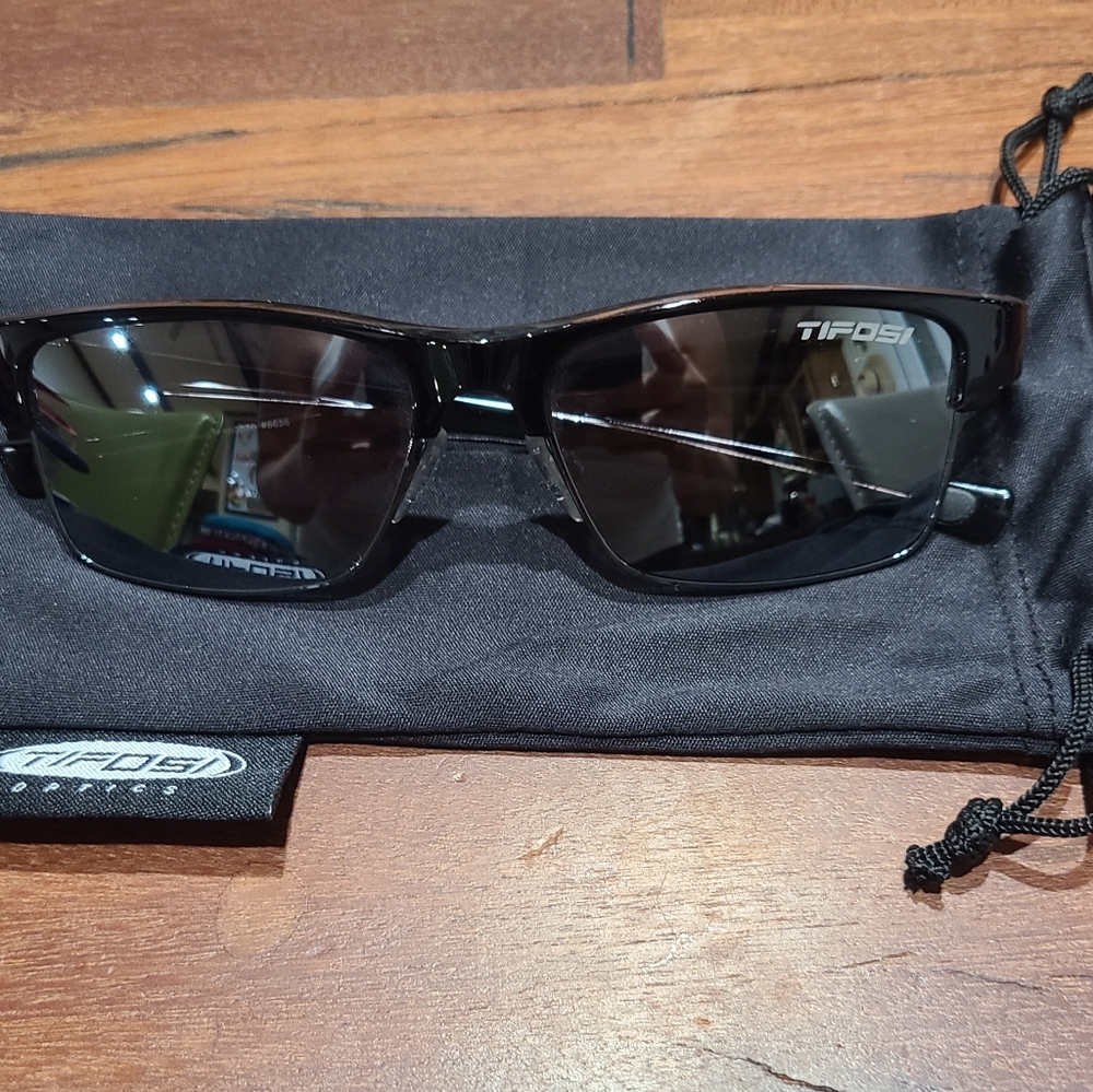 Tifosi Optics Black Men's Sunglasses